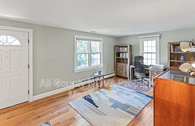 7312 Poplar Ct Gallery 4
