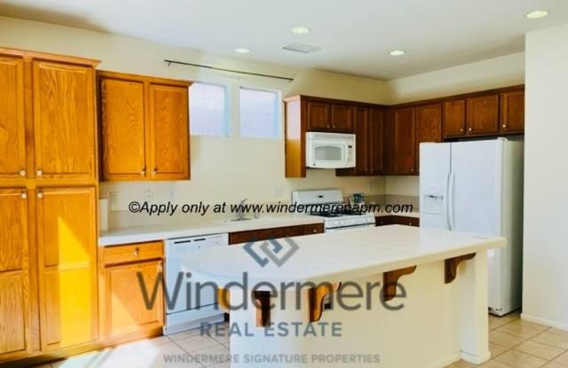 Spacious 3-bedroom with Updated Finishes and Prime Location! photos photos