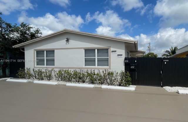 4725 NW 4th St photos photos