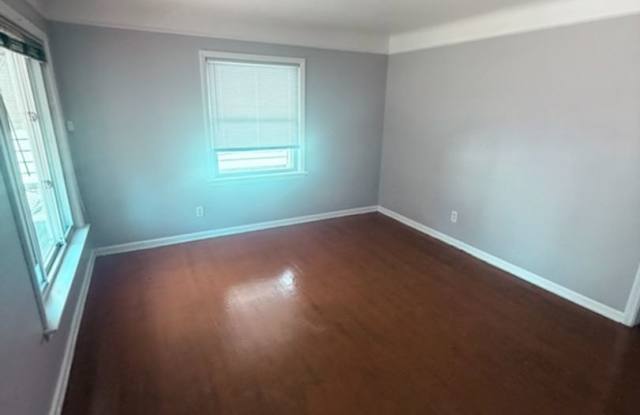 A Single family home with Garage in Garfield Heights Gallery 4