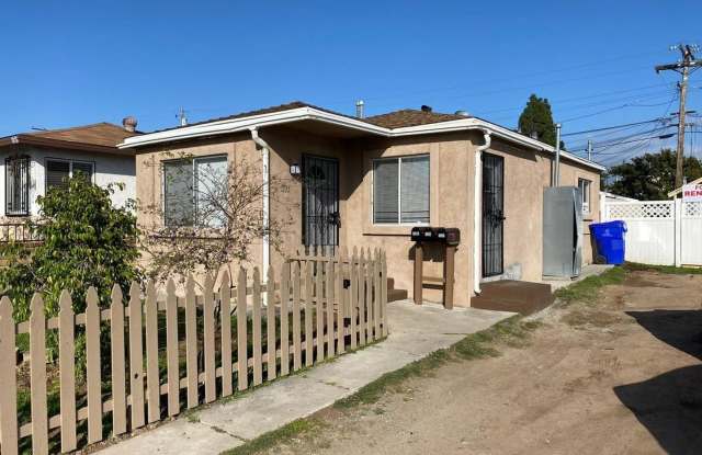 2 Bedroom House- With Front  Back Yard photos photos