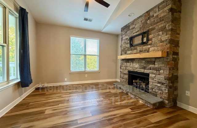 706 Northeast Dr Gallery 4