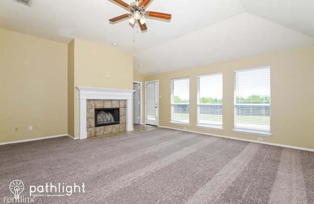 2003 Monarch Dr Gallery 3