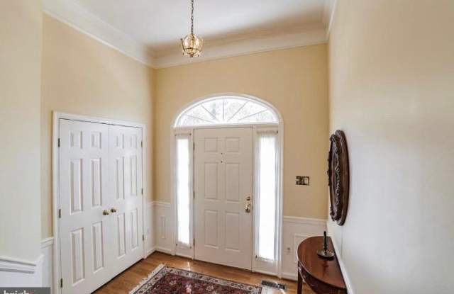 2101 DUMFRIES TERRACE Gallery 4