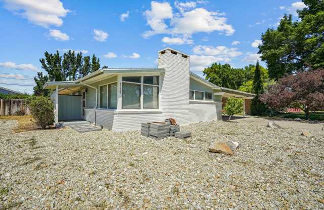 1733 Maplewood Drive photos photos