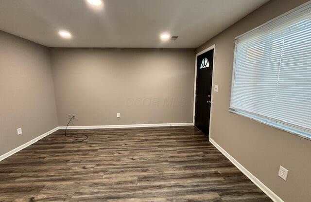 3289 Reis Avenue Gallery 2