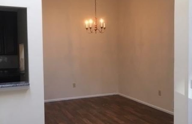 39 Crabapple Lane Gallery 2