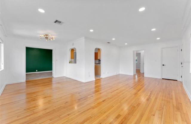 1419 TYRONE Boulevard N Gallery 2