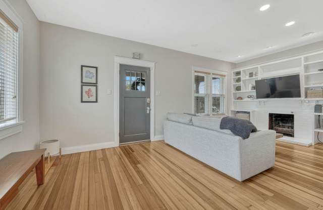 Charming 2 bedroom with 1 bath in Denver photos photos
