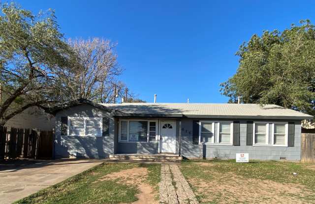 Handyman Special $0 First Month's Rent / “You fix, you SAVE BIG!!” Contact Diane for details: 806 704-3055 ext 2 Gallery 3