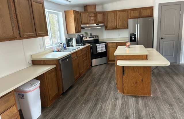 Large 3 Bedroom Home photos photos