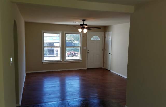 355 N Oak Gallery 3