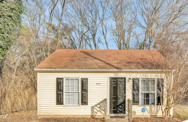 912 Kyle Ave - 912 Kyle Avenue Northeast, Roanoke, VA 24012