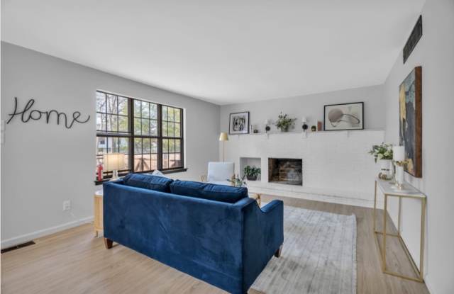 134 Country Lane Gallery 3
