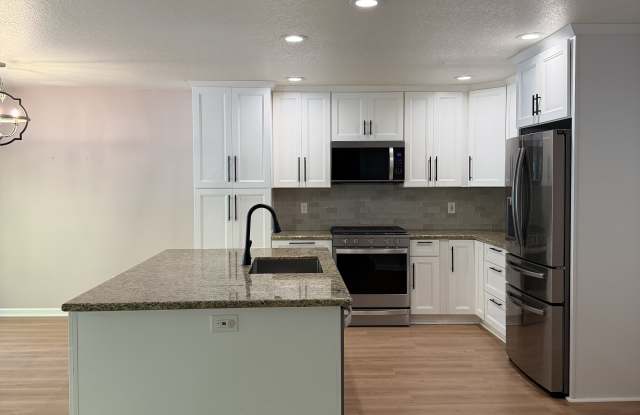 120 Northeast Feather Court Gallery 3