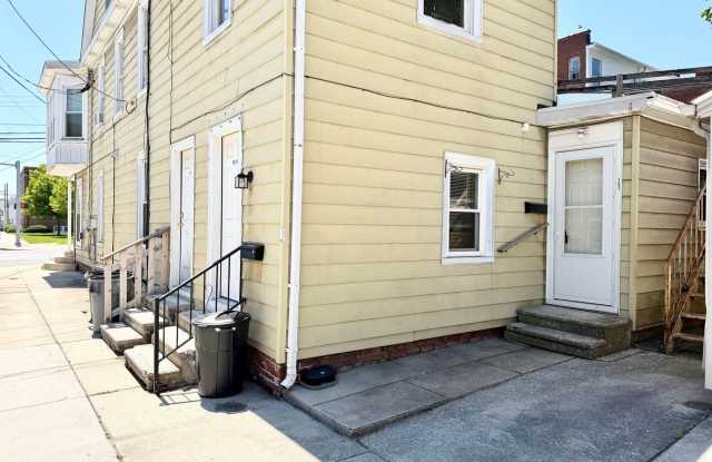 Cozy and conveniently located 1 bedroom, 1 bathroom first-floor apartment with a private entrance! photos photos