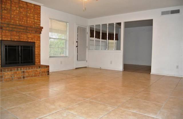 1860 MIKE HILL Drive Gallery 3