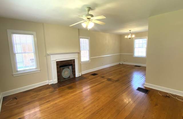 Duplex located close to UK, Downtown or St Joe Hospital   20260716 Gallery 3