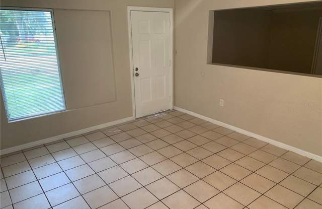 1801 S HOLLY AVENUE Gallery 2