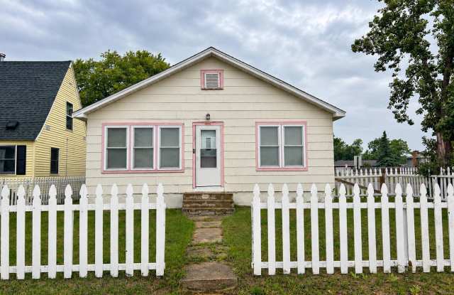 Adorable 3-Bedroom Home for Rent! Gallery 1