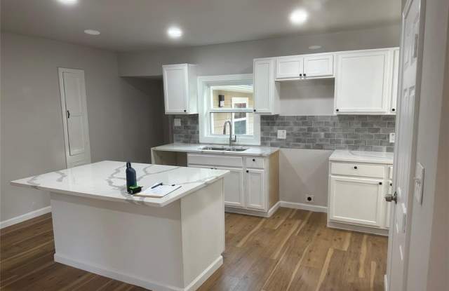 1008 Commerce Drive photos photos
