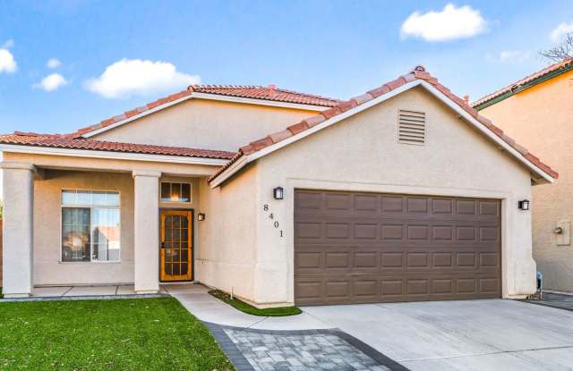 Stylish Pool Home with Open Living Spaces and Inviting Outdoor Retreat! photos photos Stylish Pool Home with Open Living Spaces and Inviting Outdoor Retreat! photos photos