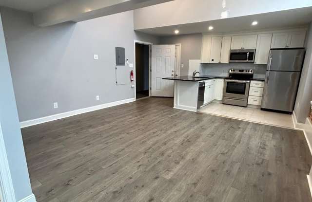 13 N 4TH Avenue unit: 8 photos photos