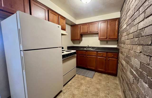 Amazing One Bedroom on the Second Floor! Built in A/C, Exposed Brick  More! Call Today! - 305 Kellywood Manor, Plum, PA 15068