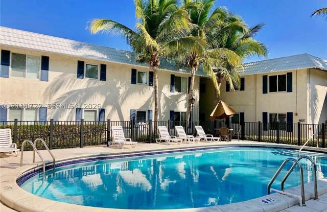 8611 SW 68th Ct Gallery 1