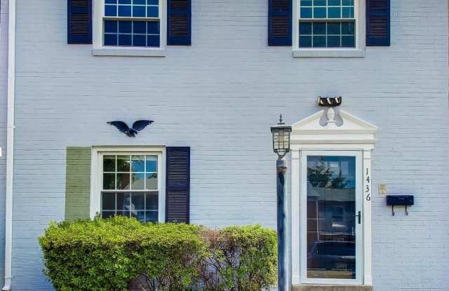 1436 POTOMAC HEIGHTS Drive Gallery 1