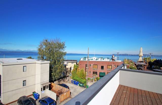 LUXURY ALKI 3 BED TOWNHOME FOR RENT W EXPANSIVE WATER VIEWS! photos photos