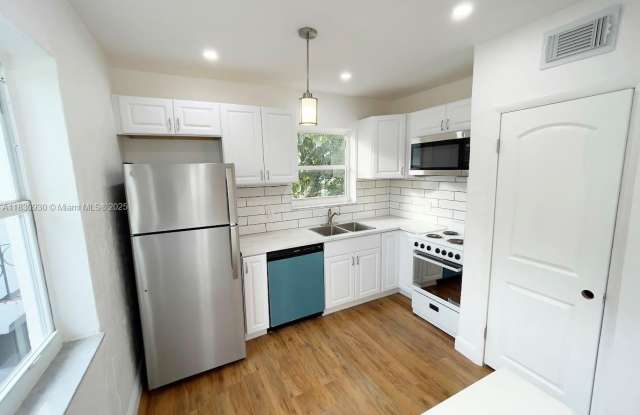 675 SW 19th Rd photos photos