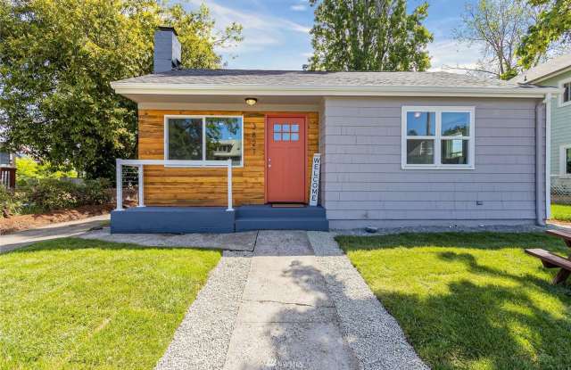 Great Location! 2bd, 1bath House in Tacoma! photos photos