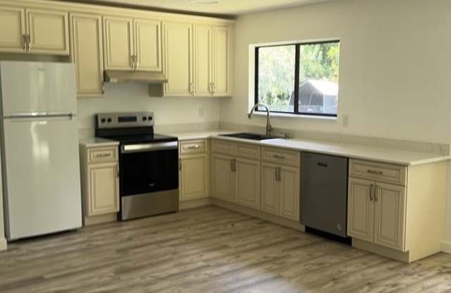 Fully Renovated SE Palm Bay Home – Modern, Clean & Move‑In Ready Gallery 3