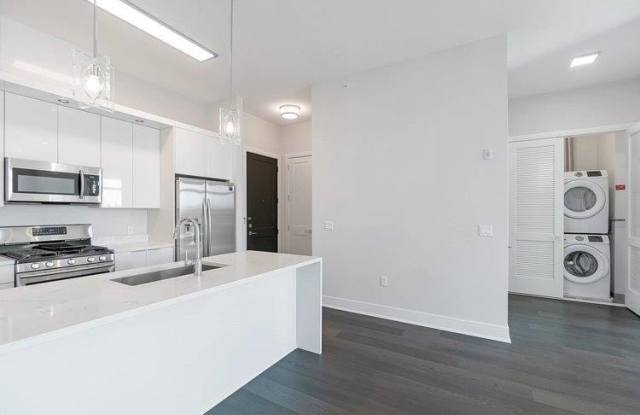 119 PETER ST photos photos