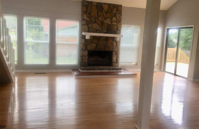 718 Valleyview Road Gallery 3
