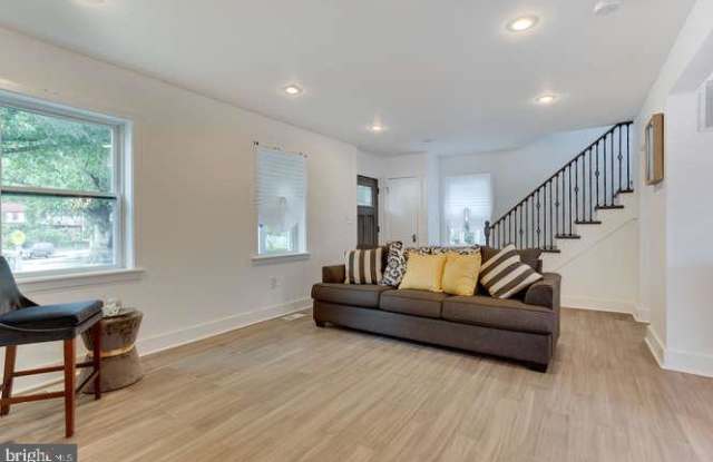 3701 SOUTH DAKOTA AVENUE NE Gallery 4