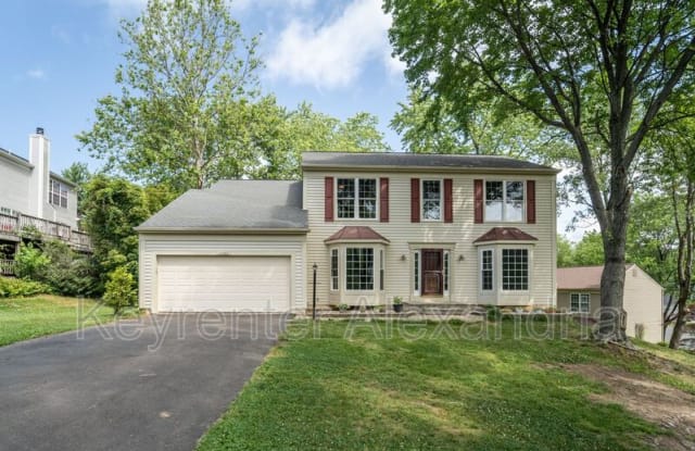 13183 Oak Farm Dr - 13183 Oak Farm Drive, Lake Ridge, VA 22192