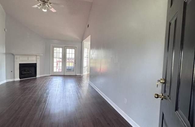 2606 Clarkston Court Gallery 4
