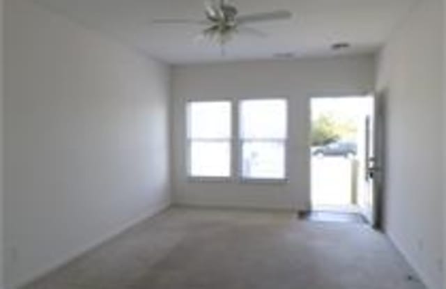 217 Lloyd Street - 1 Gallery 4