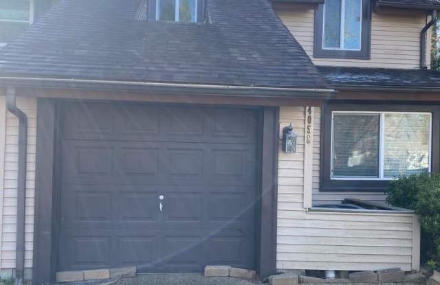 Introducing the stunning 3 Bedroom "ASK ABOUT OUR ZERO DEPOSIT" - 4058 Lake Ridge Circle, Virginia Beach, VA 23452
