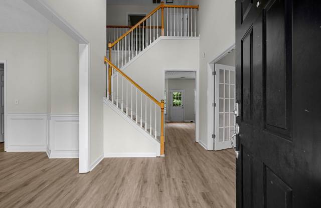 Wow! Newly renovated 4 bedroom 2.5 bathroom home is Sharpsburg! Gallery 4