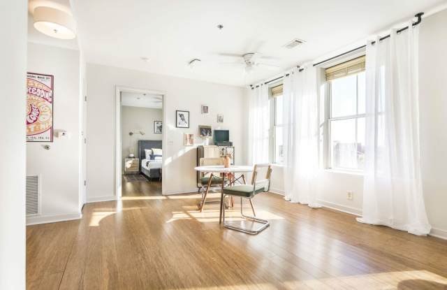 Lofts at 401 Cherry Gallery 4