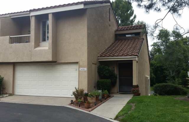 Impeccable end-unit La Mancha townhome in Mission Viejo photos photos