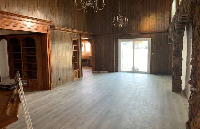 6803 Firmament Avenue Gallery 3