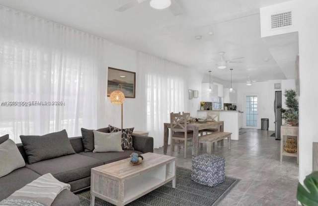 2501 NE 181st St photos photos