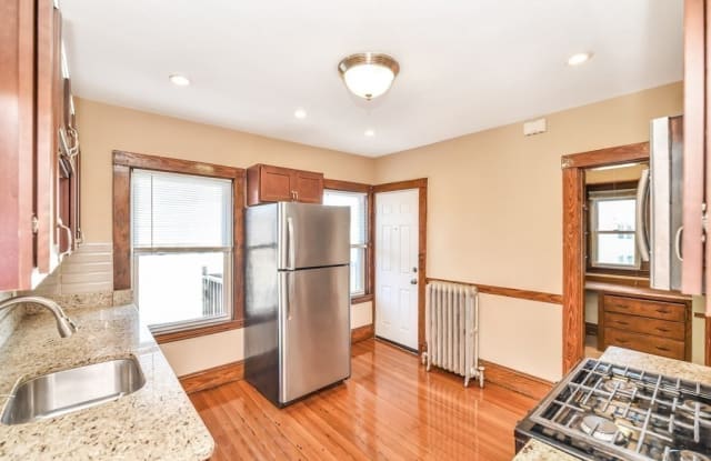 66 Brook Rd - 66 Brook Road, Milton, MA 02186