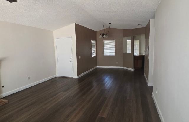 Two Bedroom, Two Bathroom Home in Beaumont! Gallery 4