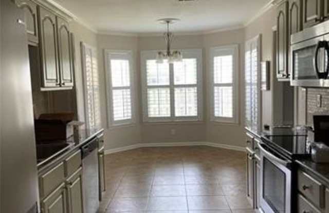 26 WHITEOAK Court Gallery 3