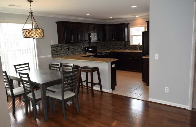 Shelby Township, 2-bedroom, 2-bath, FURNISHED, custom designed apartment with pool, clubhouse  fitness center photos photos